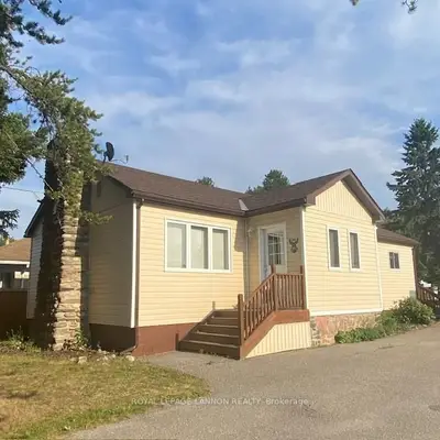 Detached in Greenstone