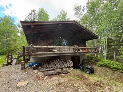 Detached in Rainy River Remote Area