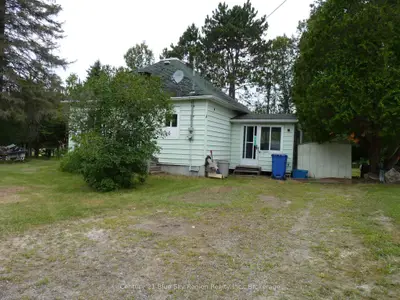 Detached in North Bay