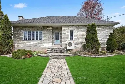 Detached in Casselman