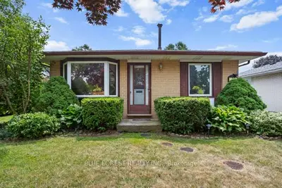 27 Villeneuve Crescent, London East, On N5v 1m7