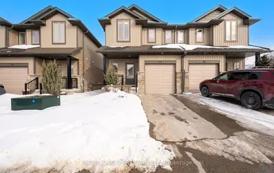 Condo Townhouse in Woodstock