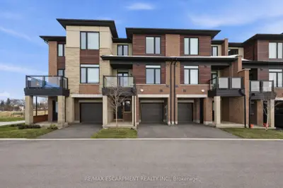 Att/Row/Townhouse in Hamilton