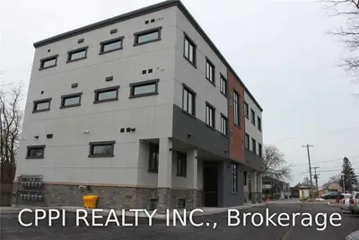 Att/Row/Townhouse in Port Colborne