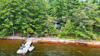 Detached in Carling