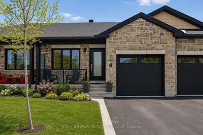 Att/Row/Townhouse in Arnprior