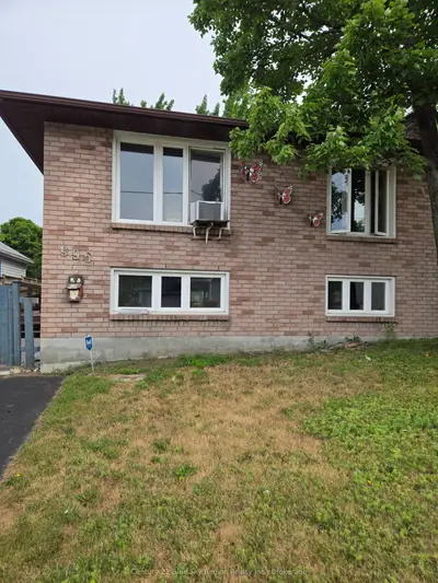 996 Metcalfe Street, North Bay, On P1b 2r3