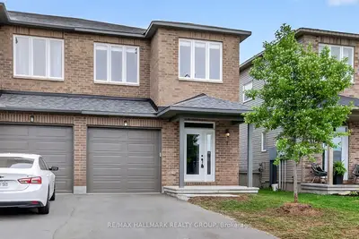 Att/Row/Townhouse in Carleton Place