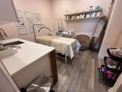 52 Barton Street E 1, Hamilton, On L8l 2v8