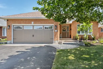 Detached in Belleville
