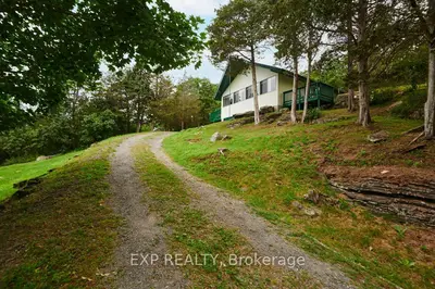 11 Goodbody Crescent, Front Of Yonge, On K0e 1r0