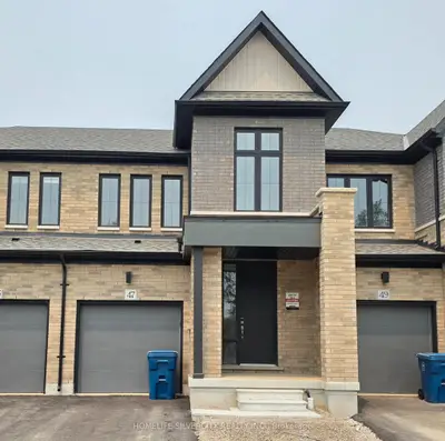 Att/Row/Townhouse in Stratford