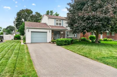160 Elmwood Drive, Gananoque, On K7g 1n9