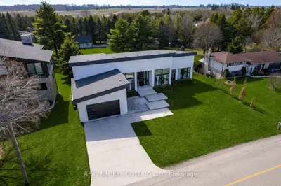 Detached in Wilmot