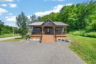 106 Long Point Road, Leeds And The Thousand Islands, On K0e 1n0