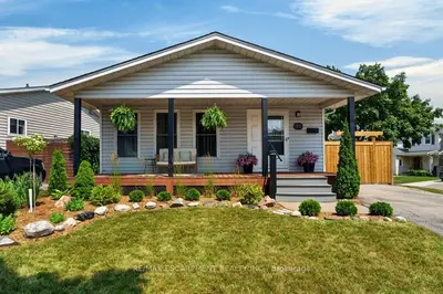 Detached in Thorold