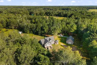 Detached in Laurentian Valley