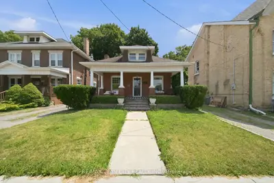Detached in Brantford