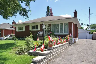 Detached in Elmvale Acres and Area