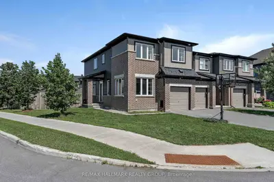 Att/Row/Townhouse in Barrhaven