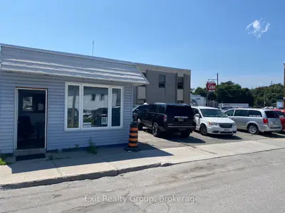 36 Murphy Street, Quinte West, On K8v 4s7
