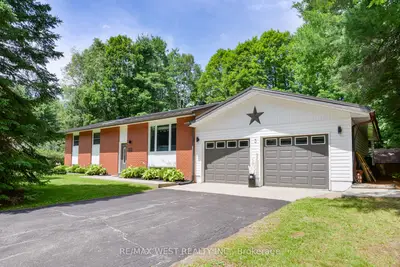 Detached in Bracebridge