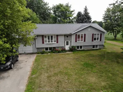 Detached in Huron East