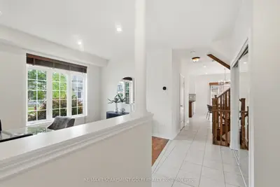 100 Springstead Avenue, Hamilton, On L8e 6e9