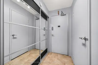 158 A Mcarthur Avenue 404, Vanier And Kingsview Park, On K1l 7e7