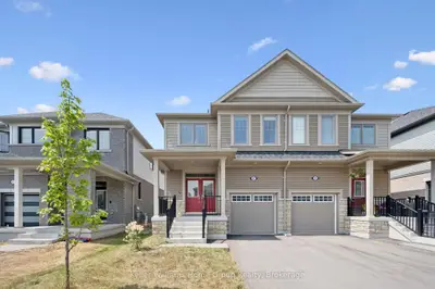 Semi-Detached in Centre Wellington