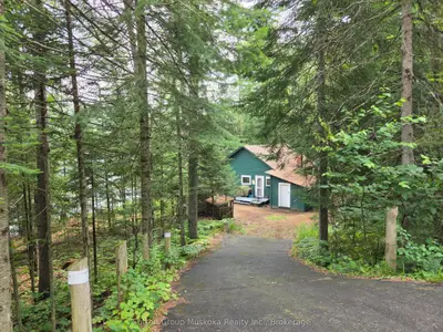 699 South Mary Lake Road, Huntsville, On P0b 1l0