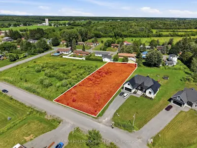 208 DES VIOLETTES Street, Clarence-Rockland, ON K0A 2A0