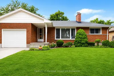 26 Deveron Crescent, London South, On N5z 4b1