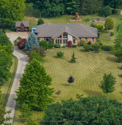 10965 River Line, Chatham-kent, On N7m 5j4