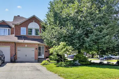 Att/Row/Townhouse in Barrhaven