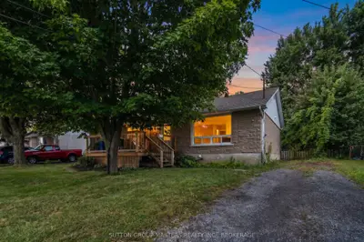 Semi-Detached in Loyalist