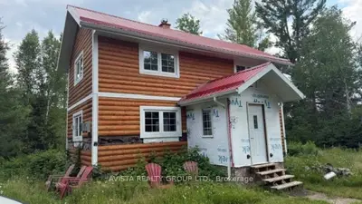 Detached in Thunder Bay Remote Area