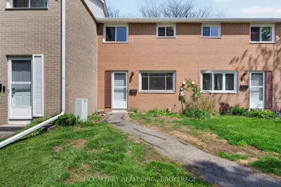 Condo Townhouse in Kingston