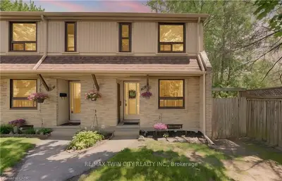 Condo Townhouse in Kitchener