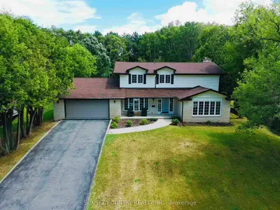 Detached in Dryden