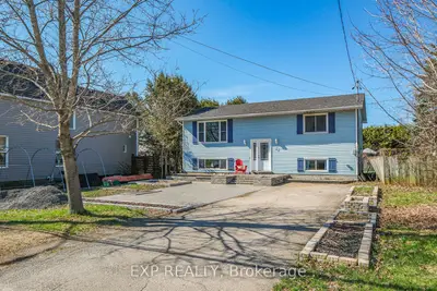 Detached in Mississippi Mills