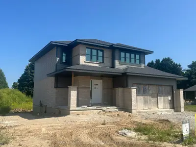 18 Hawks Gate, Central Elgin, On N5r 0r2