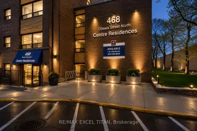 Condo Apartment in Hamilton