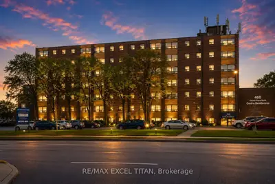 Condo Apartment in Hamilton