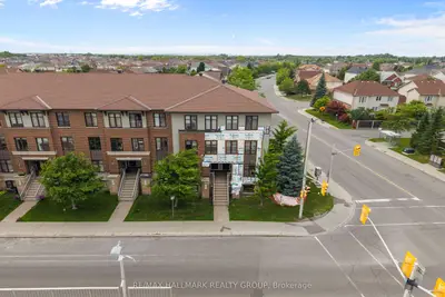 Condo Townhouse in Barrhaven