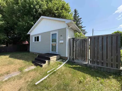 808 Portage Avenue, Fort Frances, On P9a 2a6