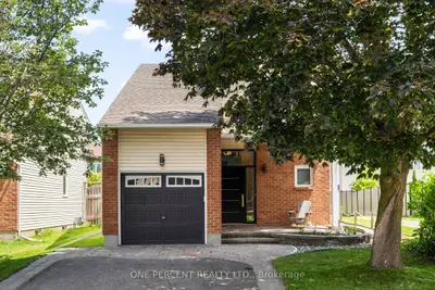 8 Rastila Crescent, Hunt Club - South Keys And Area, On K1t 2c6