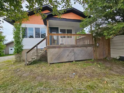 28 LAKESHORE Drive, North Bay, ON P1A 2A2