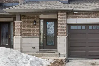 Att/Row/Townhouse in Stittsville - Munster - Richmond