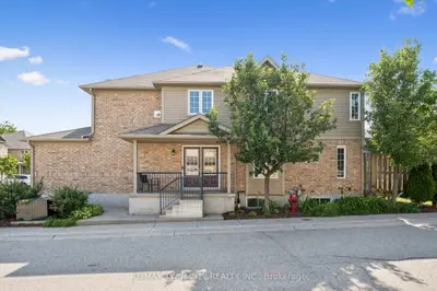 Condo Townhouse in Waterloo